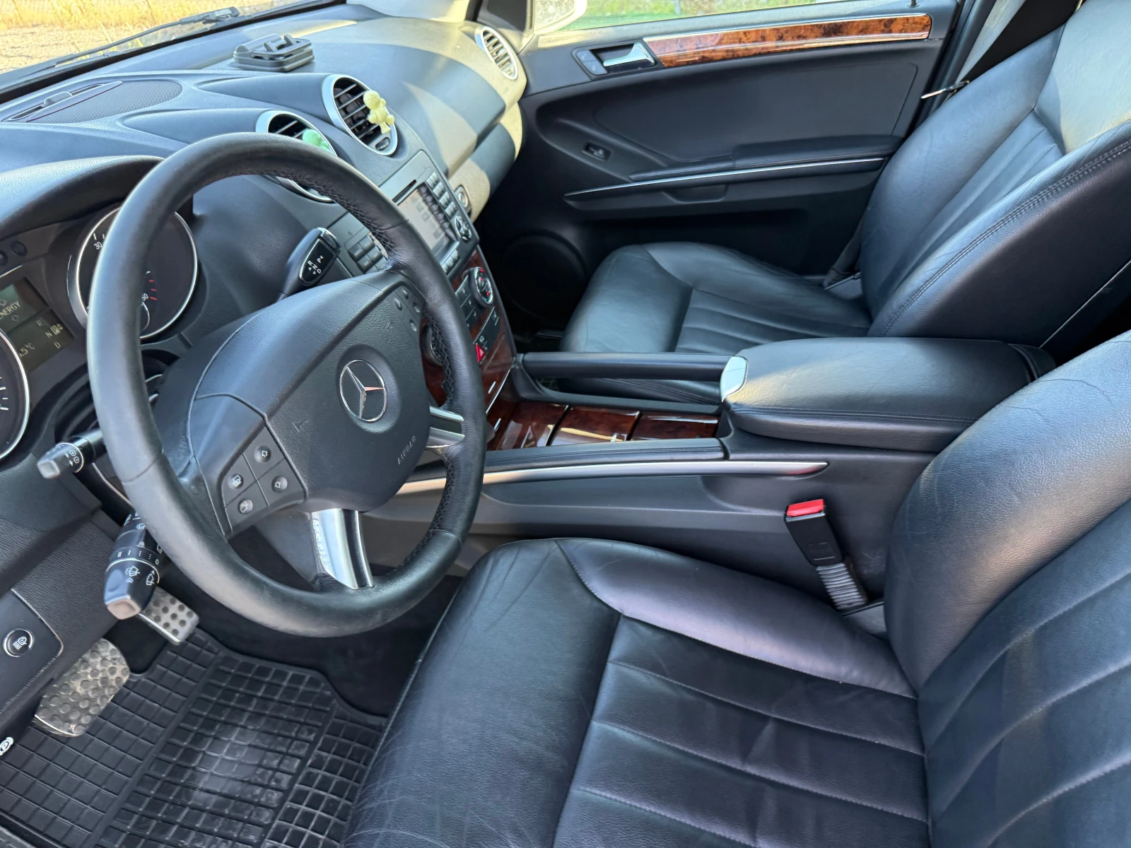 Mercedes-Benz ML 320 CDI ОБСЛУЖЕН* ПРУЖИНИ* ПОДГРЕВ* КОЖА* NAVI* XENON*, снимка 13 - Автомобили и джипове - 55266170