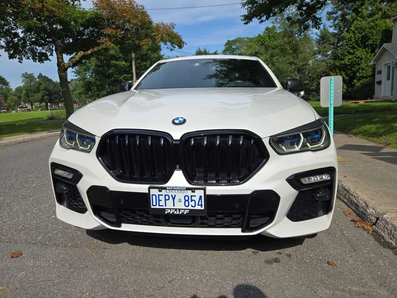 BMW X6 xDrive40i | CARFAX | АВТОКРЕДИТ БЕЗ ПЪРВОНАЧАЛНА , снимка 2 - Автомобили и джипове - 55601554