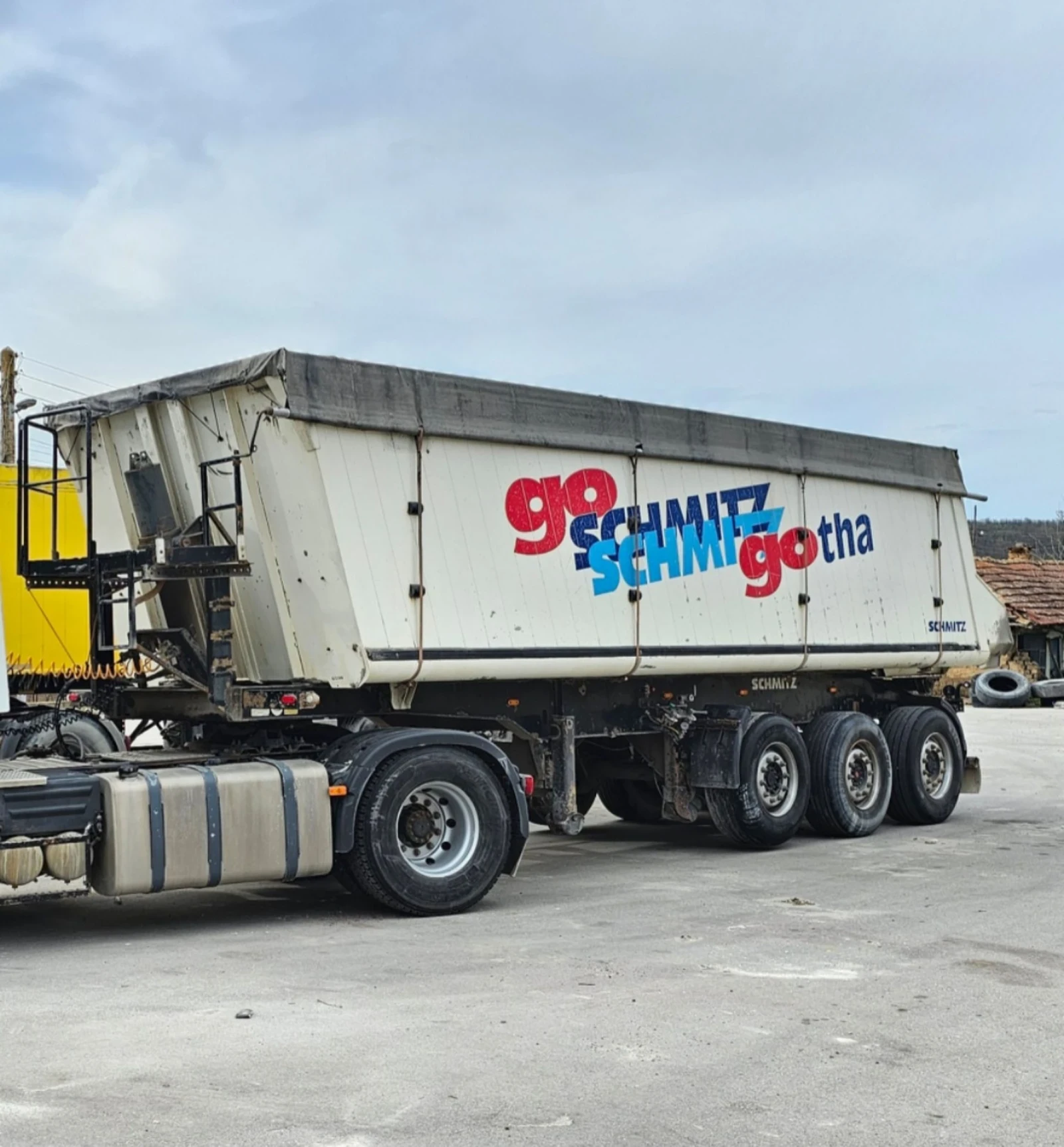 Полуремарке Schmitz 38 куб