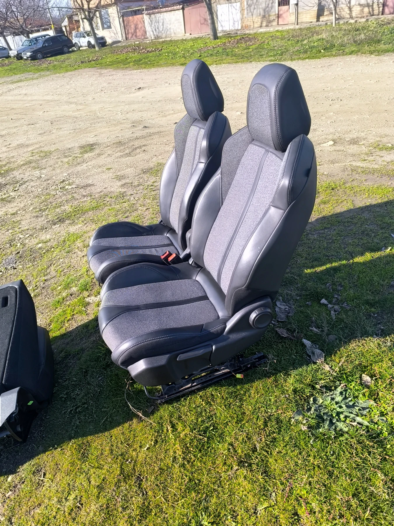 ������� �� ���� 3008 | Mobile.bg � ����������� 3