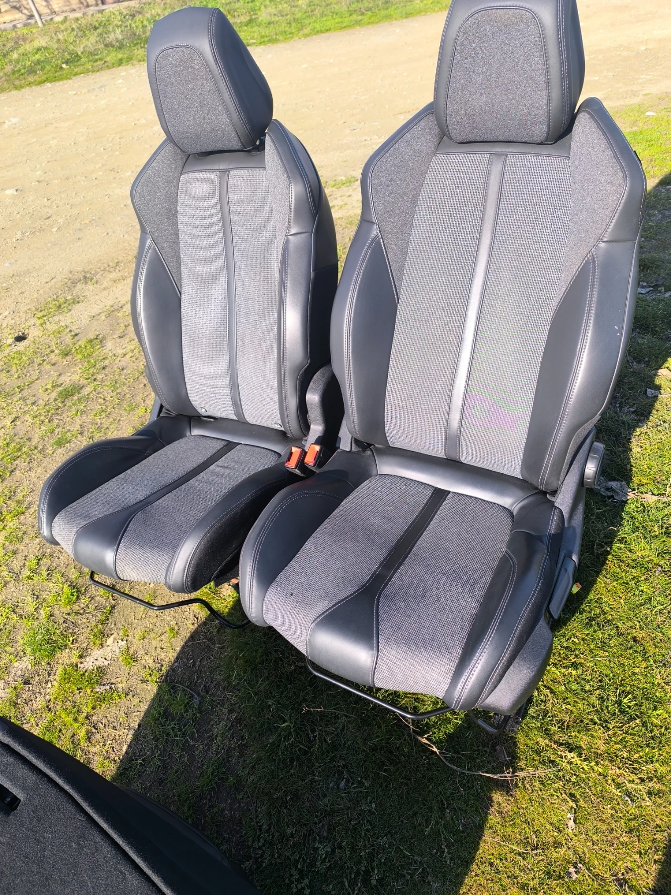 ������� �� ���� 3008 | Mobile.bg � ����������� 4