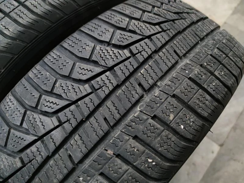 Гуми Зимни 205/60R16, снимка 4 - Гуми и джанти - 32498179