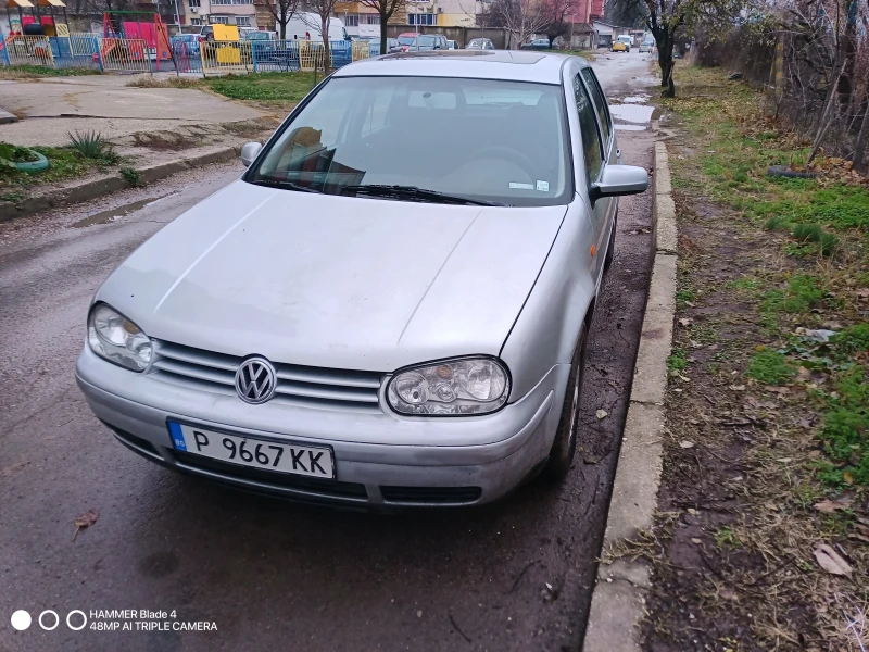 VW Golf, снимка 1 - Автомобили и джипове - 48429555