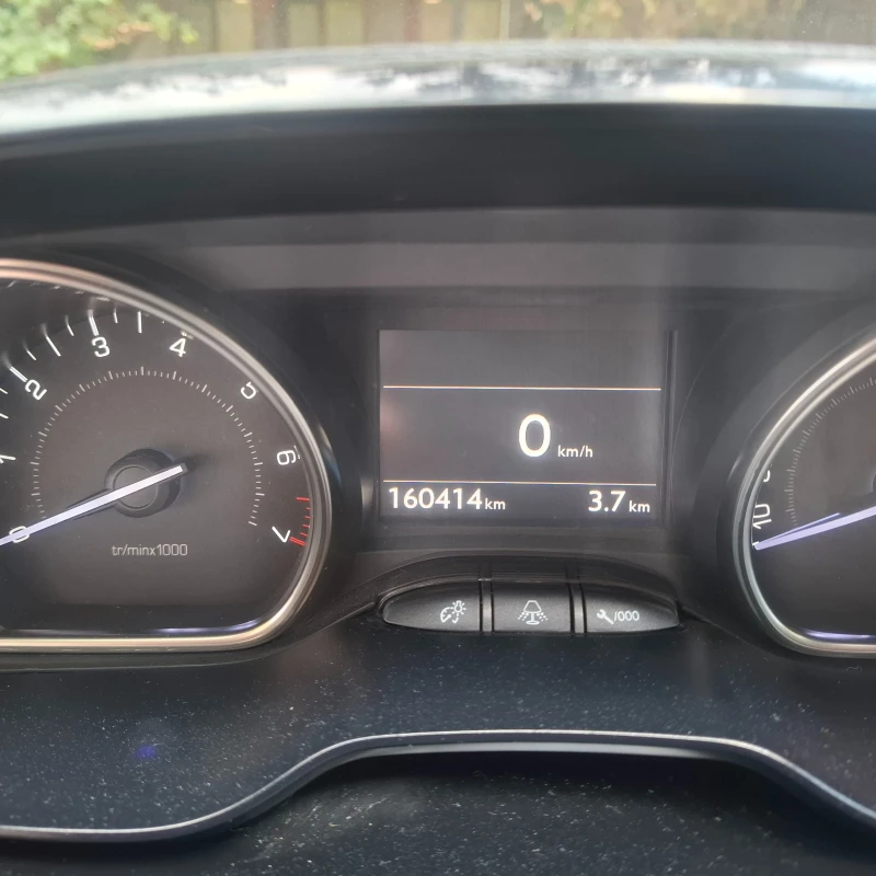 Peugeot 2008, снимка 9 - Автомобили и джипове - 52301555