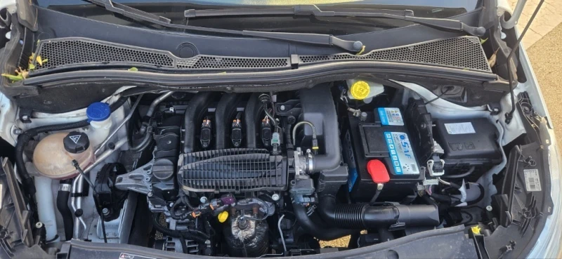 Peugeot 2008, снимка 12 - Автомобили и джипове - 52301555