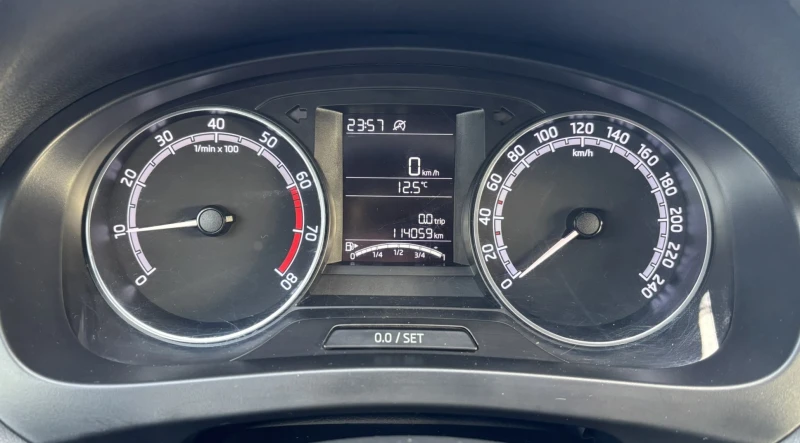 Skoda Rapid Sedan facelift, снимка 12 - Автомобили и джипове - 52406269