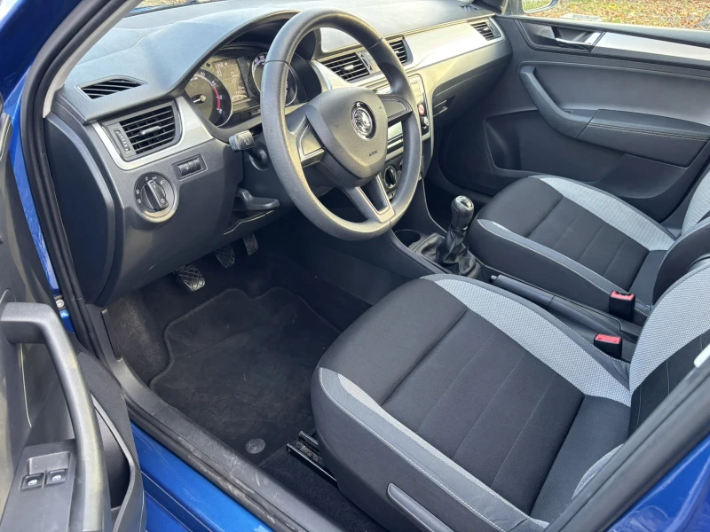 Skoda Rapid Sedan facelift, снимка 7 - Автомобили и джипове - 52406269