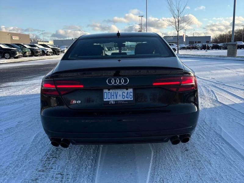 Audi S8 Plus  CARFAX, снимка 4 - Автомобили и джипове - 52681040