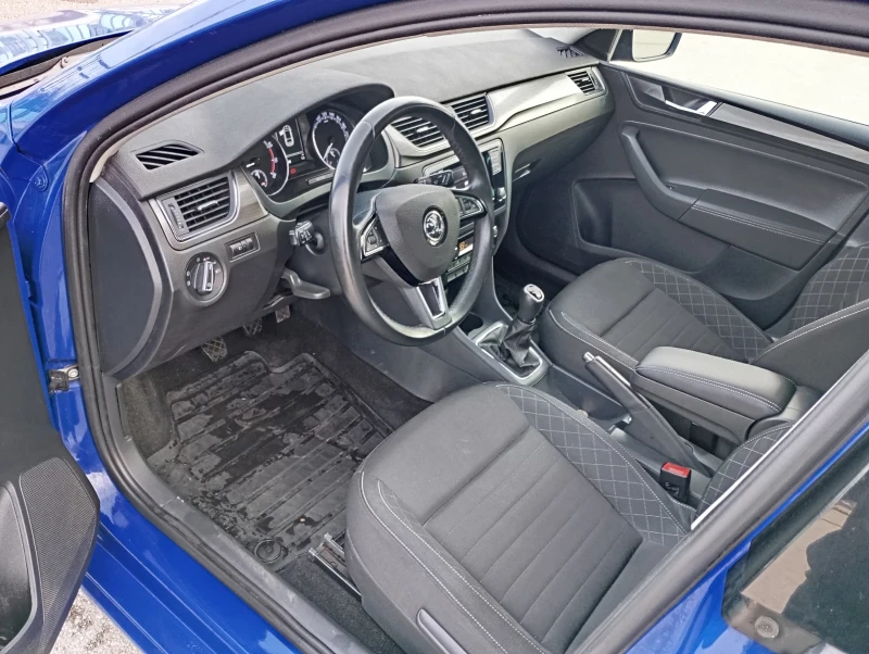Skoda Rapid 1.0 TSI, снимка 7 - Автомобили и джипове - 52807902