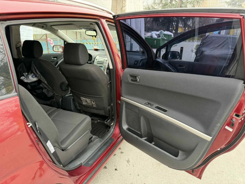 Toyota Corolla verso, снимка 11 - Автомобили и джипове - 52860378