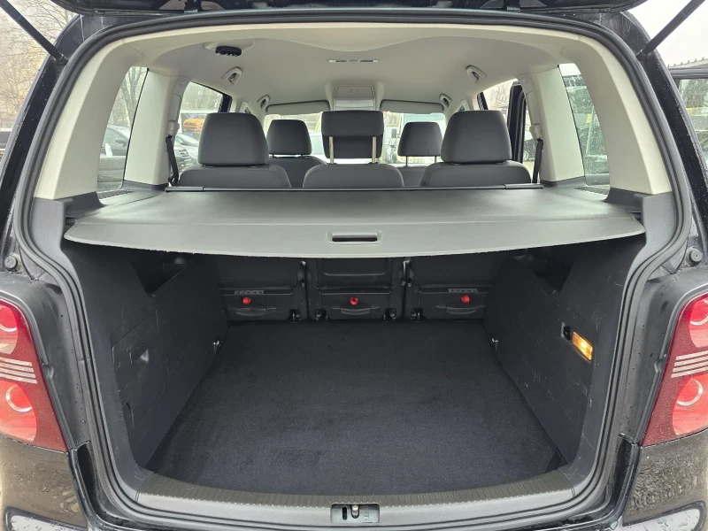 VW Touran 1.9TDI FACELIFT , снимка 13 - Автомобили и джипове - 53461842