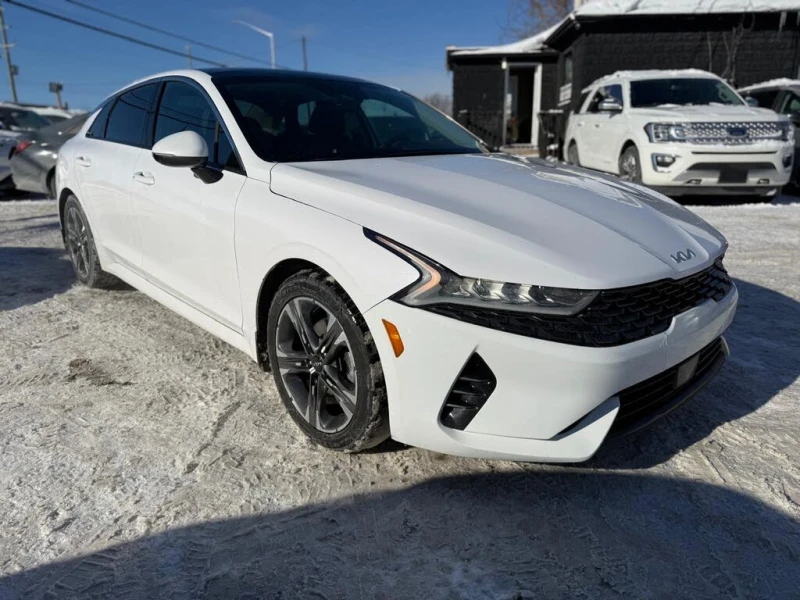 Kia K5 EX* DISTRONIC* CARPLAY* ПАНОРАМА* КАМЕРА* ПОДГРЕВ, снимка 3 - Автомобили и джипове - 53599679