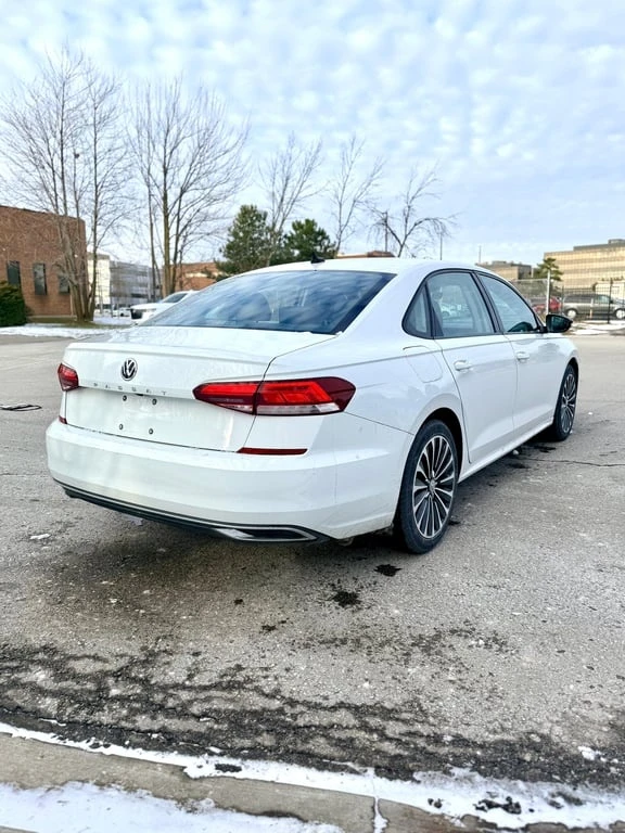 VW Passat * 2.0T Limited Edition * CARFAX * ФИНАНСИРАНЕ, снимка 3 - Автомобили и джипове - 52819824