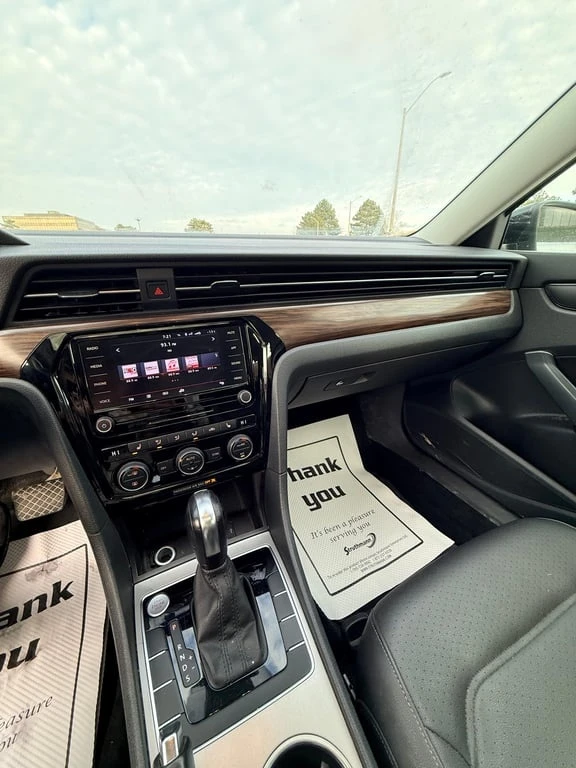 VW Passat * 2.0T Limited Edition * CARFAX * ФИНАНСИРАНЕ, снимка 9 - Автомобили и джипове - 52819824