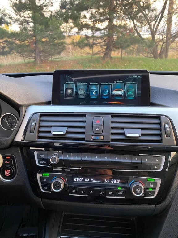 BMW 330 xDrive* АвтоКредит* (Цена до БГ) , снимка 12 - Автомобили и джипове - 53844890