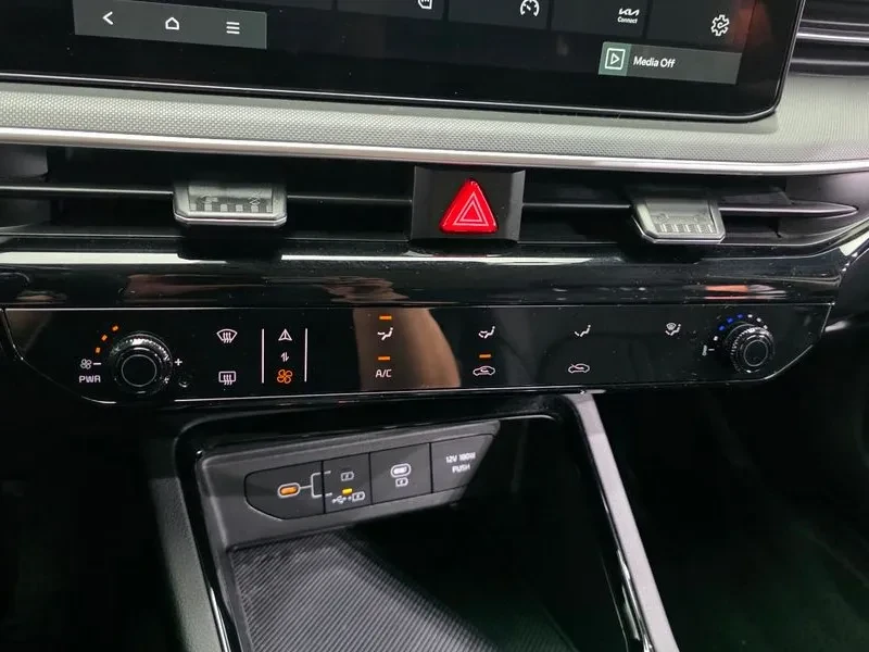 Kia K5 2.0 Prestige, снимка 17 - Автомобили и джипове - 55738984