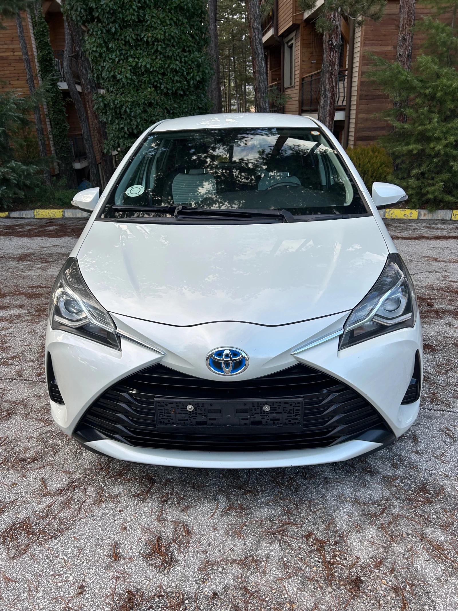 Toyota Yaris Hybrid, снимка 1