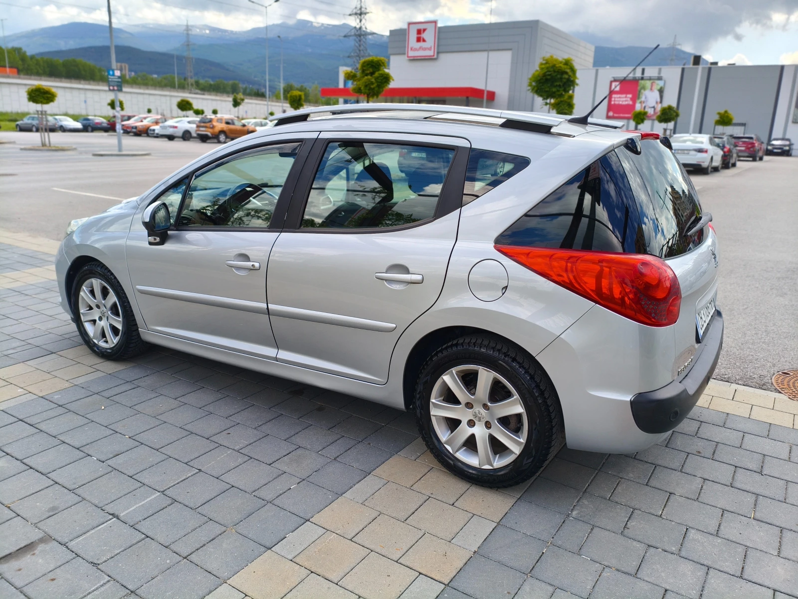 Peugeot 207 SW - изображение 7