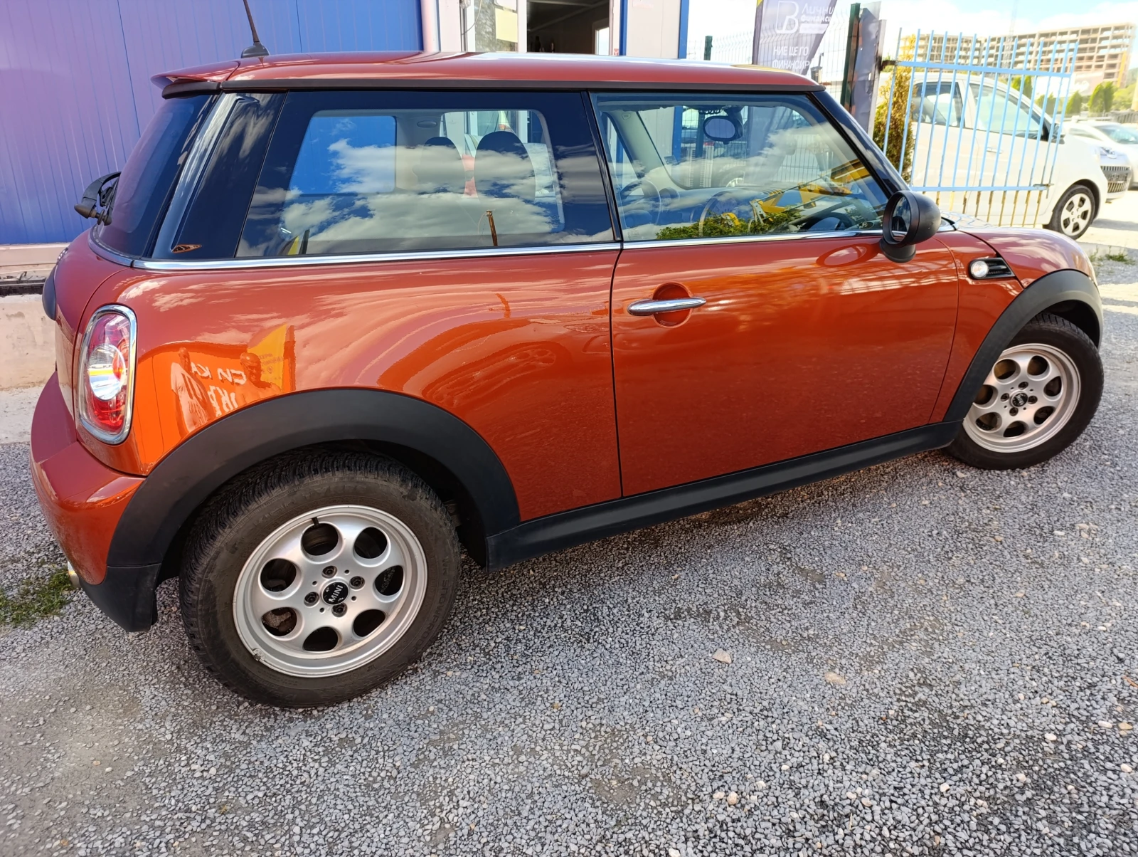 Mini One 1.6i 16V АВТ. - изображение 4