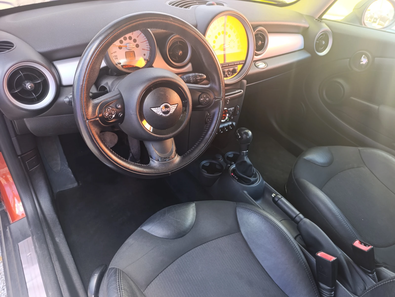 Mini One 1.6i 16V АВТ. - изображение 8
