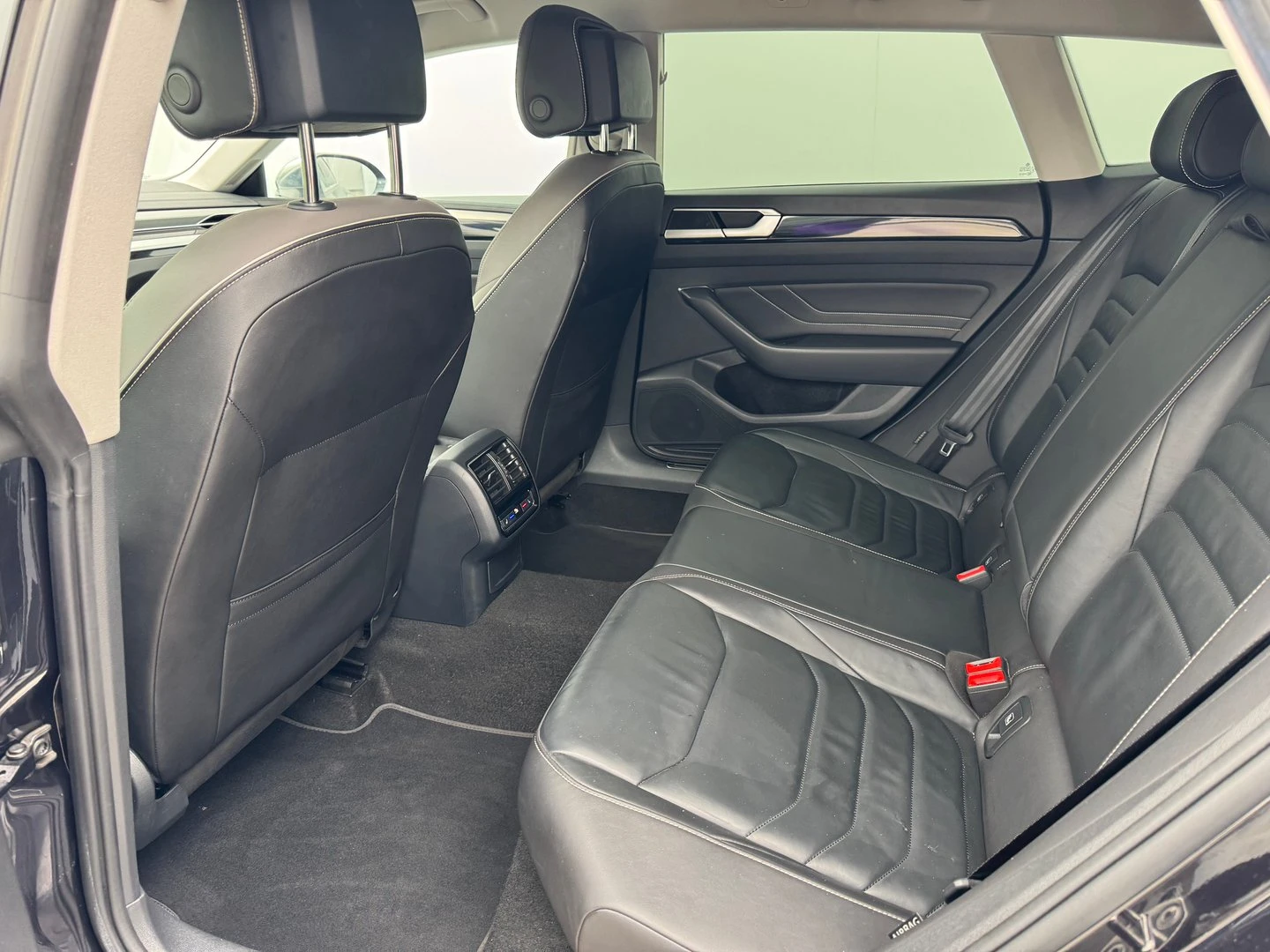 VW Arteon Elegance 2.0 TDI SCR DSG, снимка 6 - Автомобили и джипове - 53322654