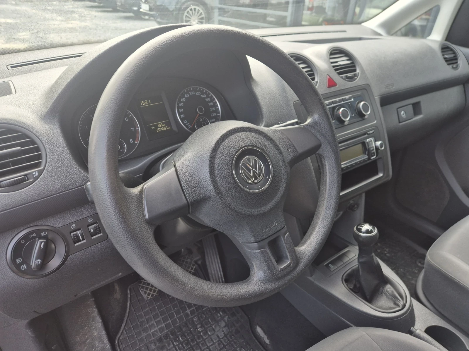 VW Caddy 1.2 TSI EURO 5, снимка 8 - Автомобили и джипове - 52824825
