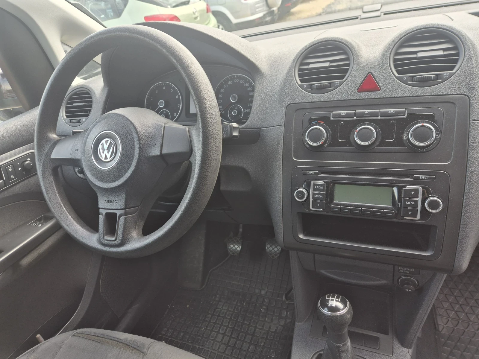 VW Caddy 1.2 TSI EURO 5, снимка 14 - Автомобили и джипове - 52824825