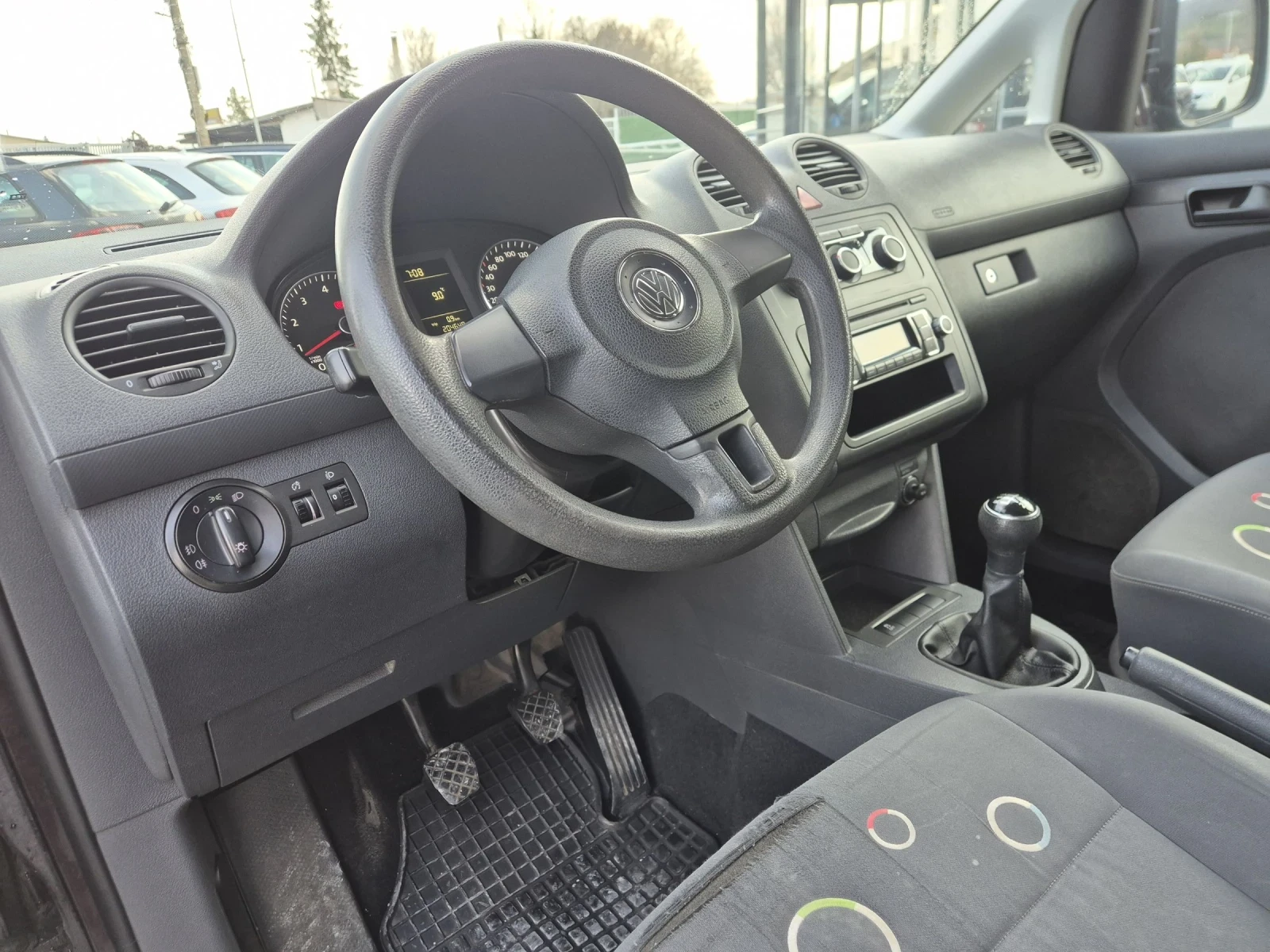 VW Caddy 1.2 TSI EURO 5, снимка 9 - Автомобили и джипове - 52824825