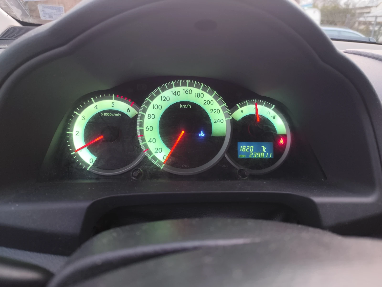 Toyota Corolla verso 2.2 d cat, снимка 6 - Автомобили и джипове - 53803100