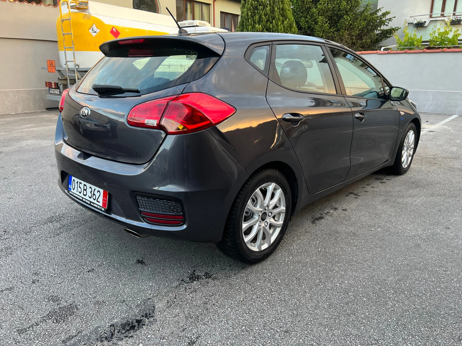 Kia Ceed 1.4 CVVT 100 кс, снимка 3 - Автомобили и джипове - 54093091