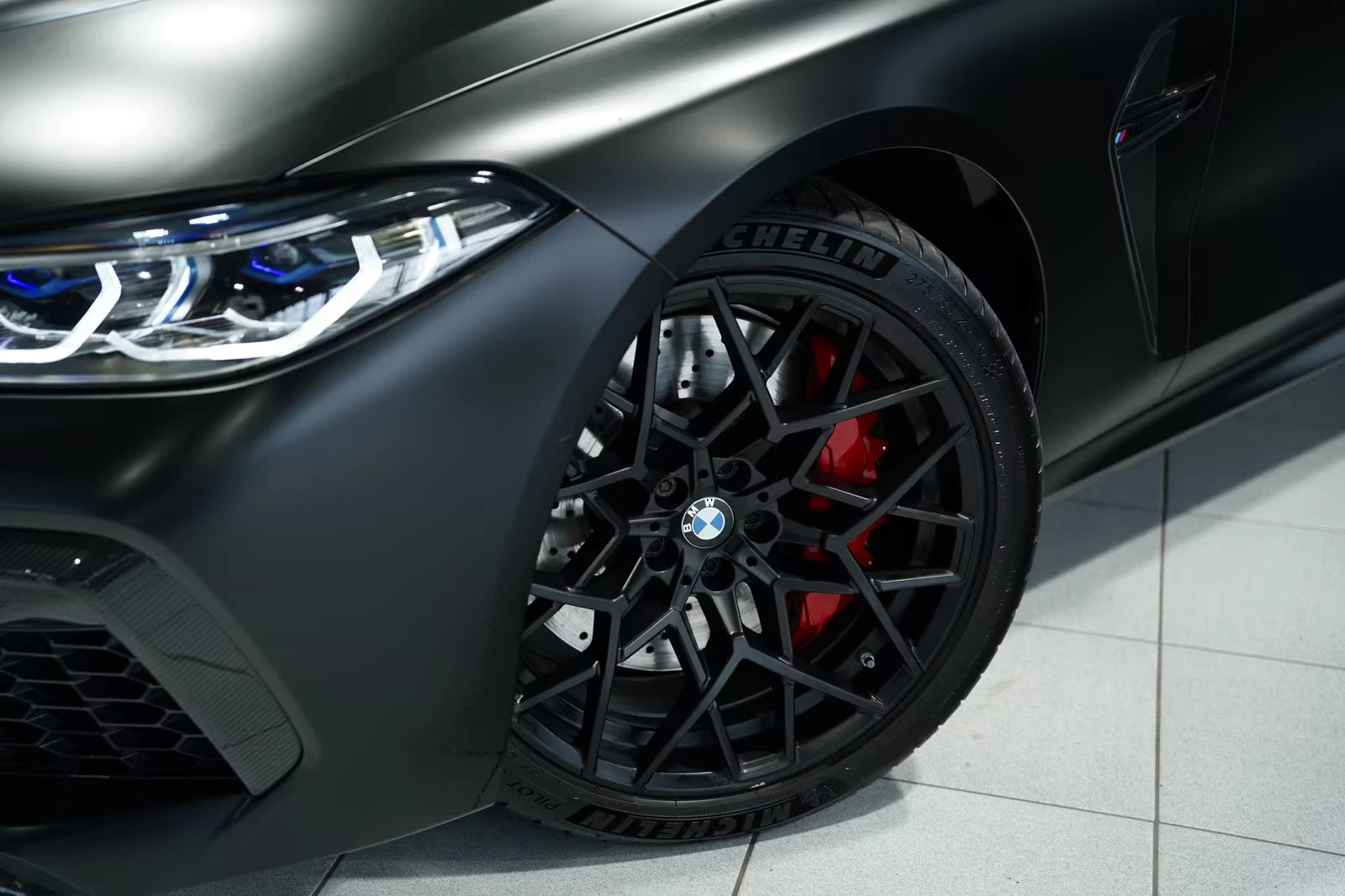 BMW M8 COMPETITIO/GRANCOUPE/625HP/CARBON/360/B&O/HUD/381z, снимка 2 - Автомобили и джипове - 54378178