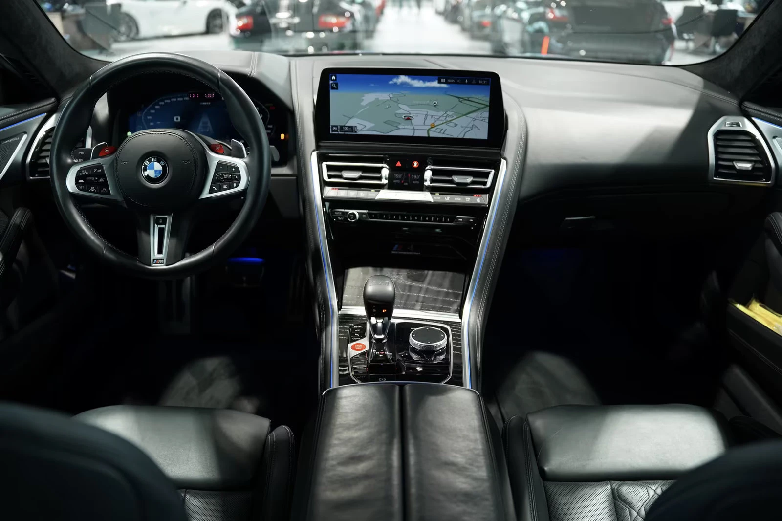 BMW M8 COMPETITIO/GRANCOUPE/625HP/CARBON/360/B&O/HUD/381z, снимка 13 - Автомобили и джипове - 54378178