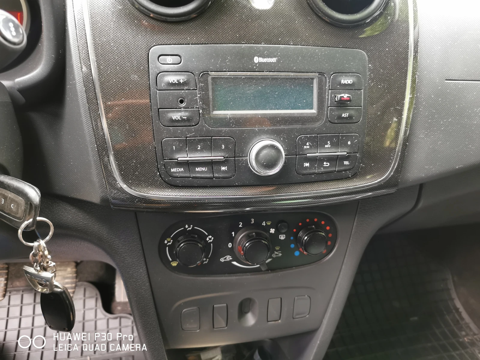 Dacia Sandero N1, снимка 16 - Автомобили и джипове - 54378231