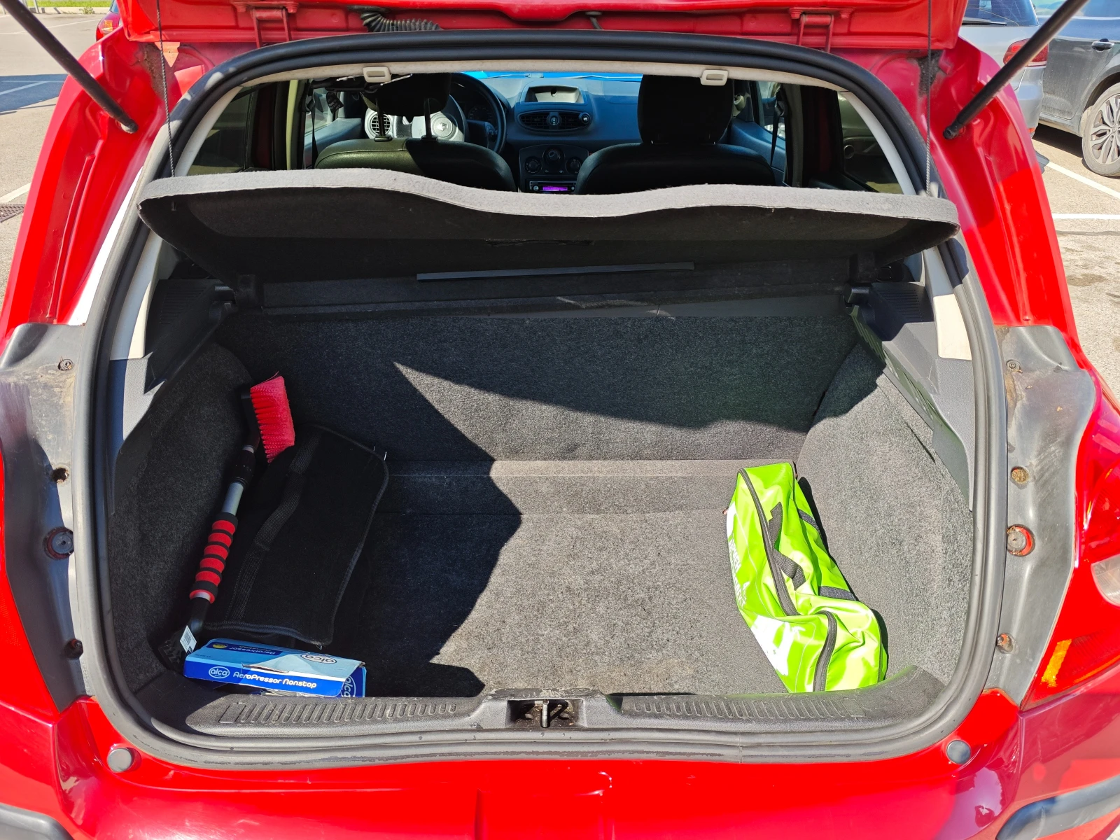 Renault Clio III, 5-door, 1.2 16V (65 кс), снимка 9 - Автомобили и джипове - 54902280