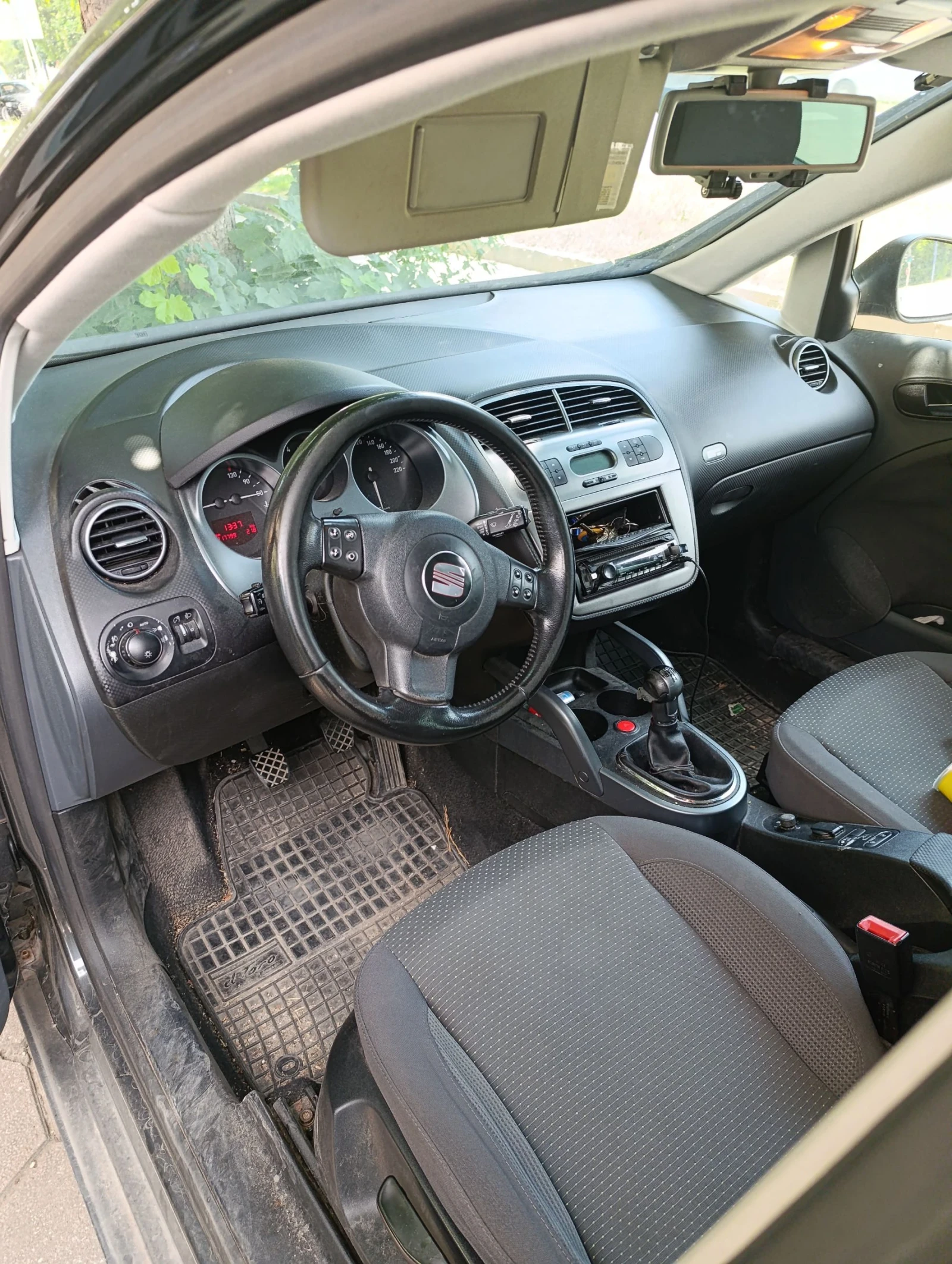 Seat Altea 1.9, снимка 8 - Автомобили и джипове - 55058653