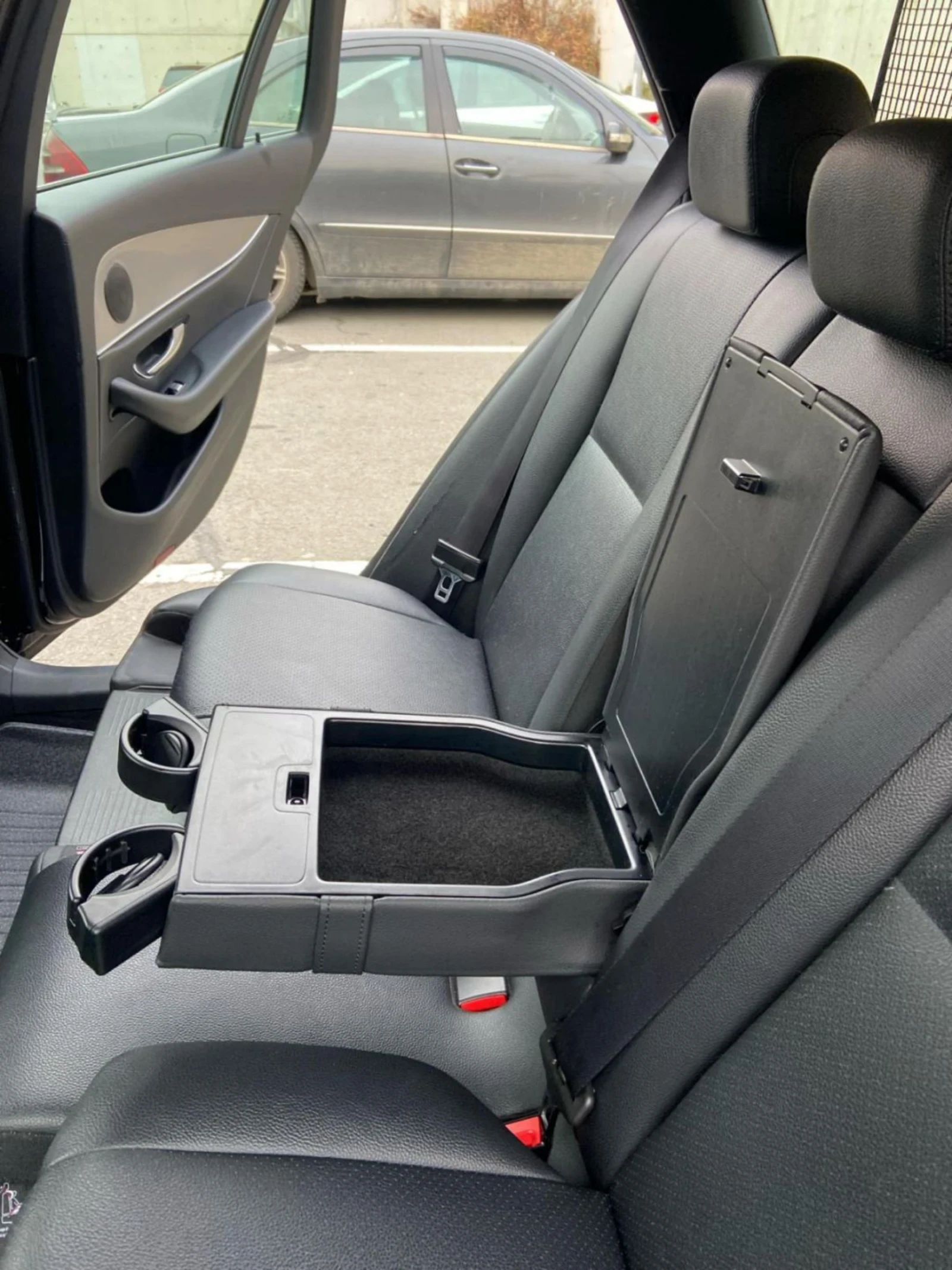 Mercedes-Benz E 200, снимка 6 - Автомобили и джипове - 55206382