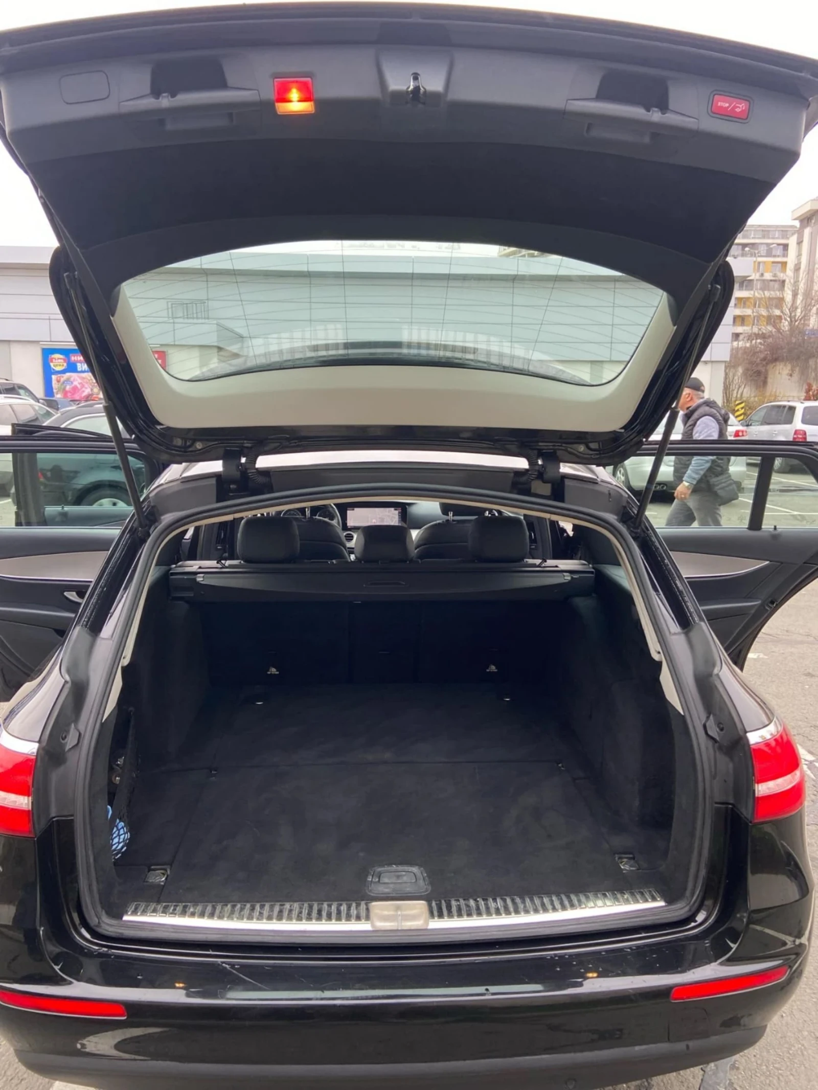 Mercedes-Benz E 200, снимка 7 - Автомобили и джипове - 55206382