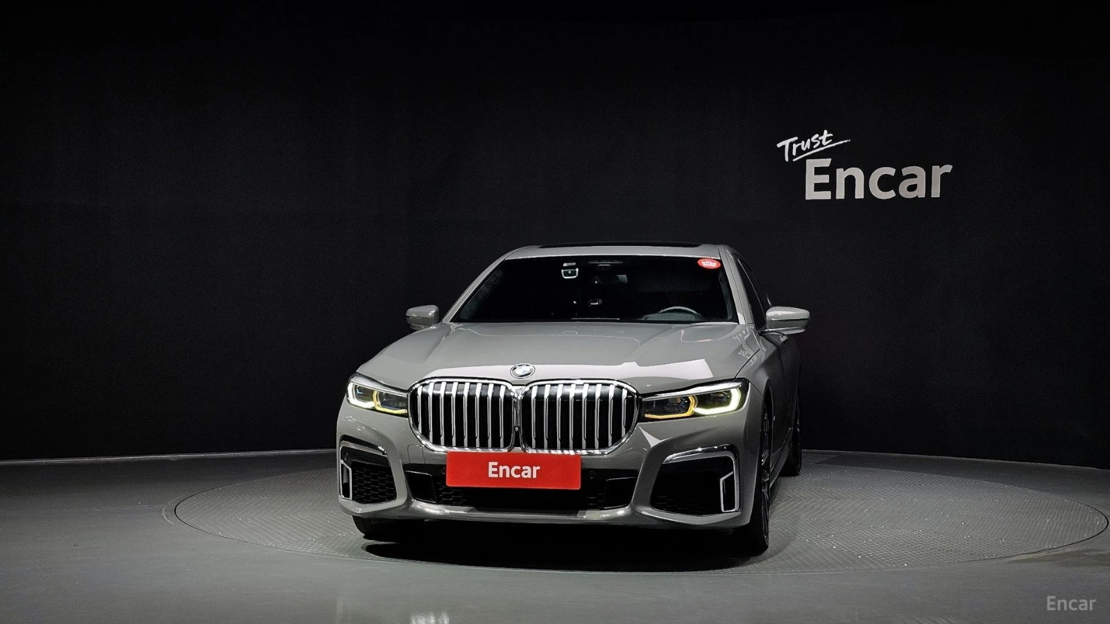 BMW 740 Li* XDRIVE* MSPORT* DISTRONIC* 360* МАСАЖИ* ОБДУХ*, снимка 2 - Автомобили и джипове - 55691667