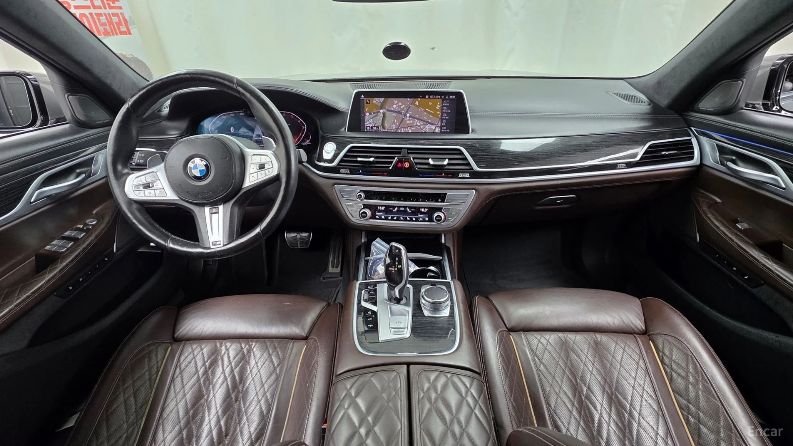 BMW 740 Li* XDRIVE* MSPORT* DISTRONIC* 360* МАСАЖИ* ОБДУХ*, снимка 5 - Автомобили и джипове - 55691667