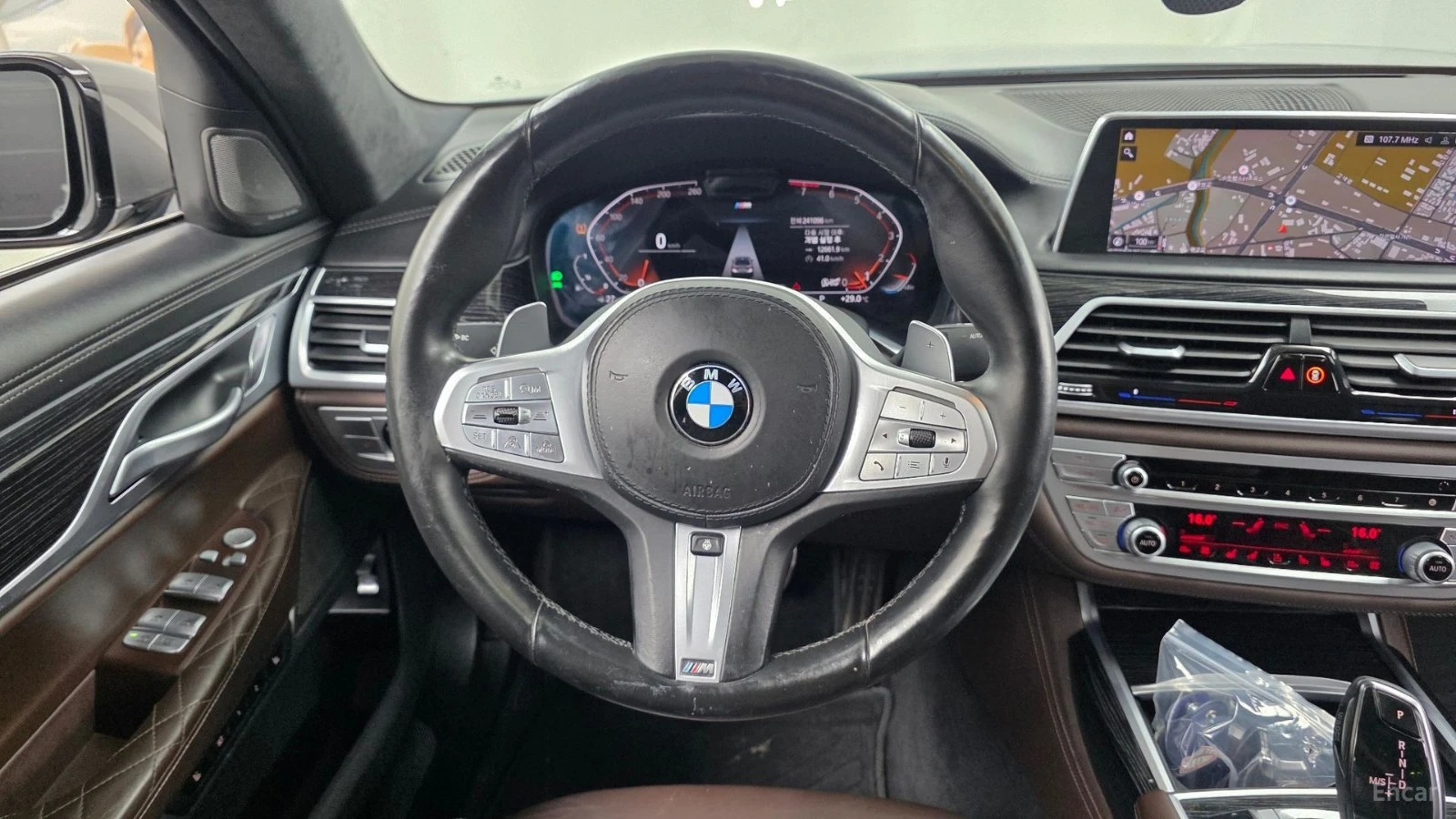 BMW 740 Li* XDRIVE* MSPORT* DISTRONIC* 360* МАСАЖИ* ОБДУХ*, снимка 6 - Автомобили и джипове - 55691667