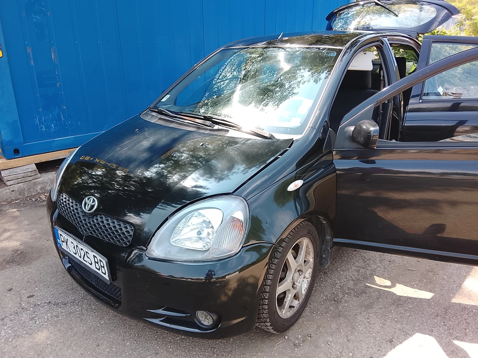 Toyota Yaris 1.5i 16V T Sport, снимка 10 - Автомобили и джипове - 55779377