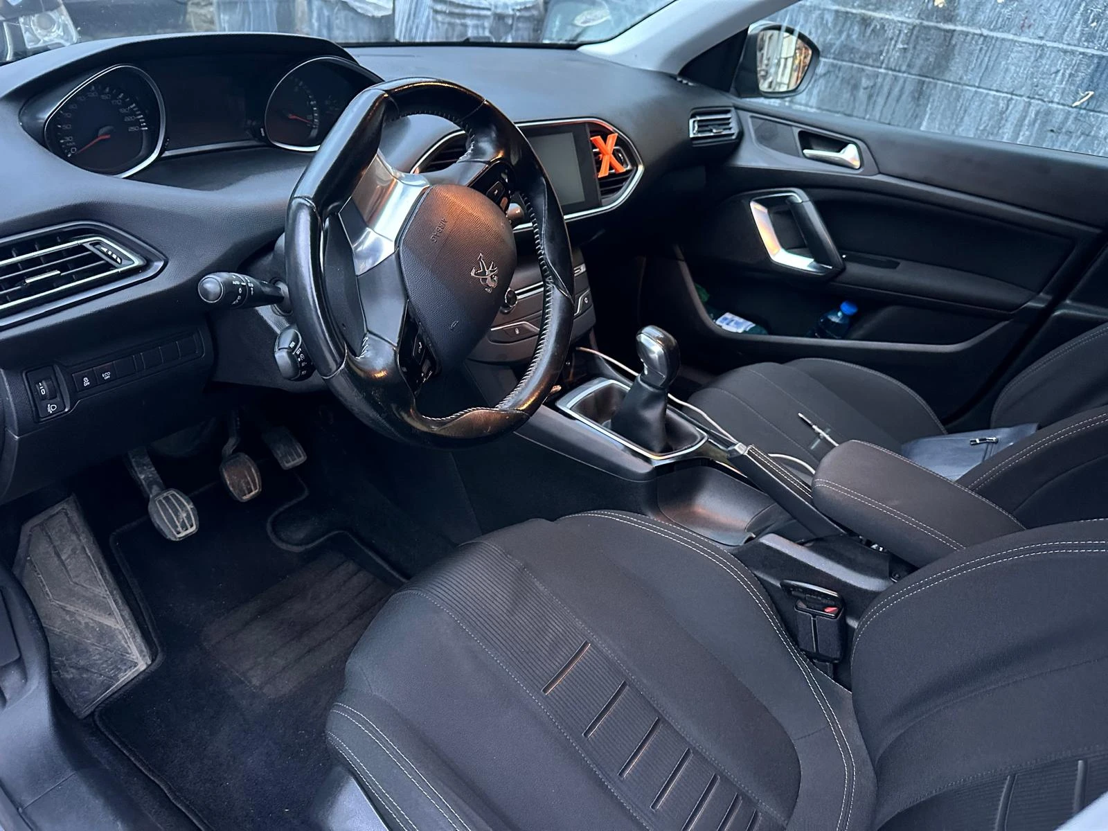 Peugeot 308 1.6 HDI 92, снимка 15 - Автомобили и джипове - 55839709