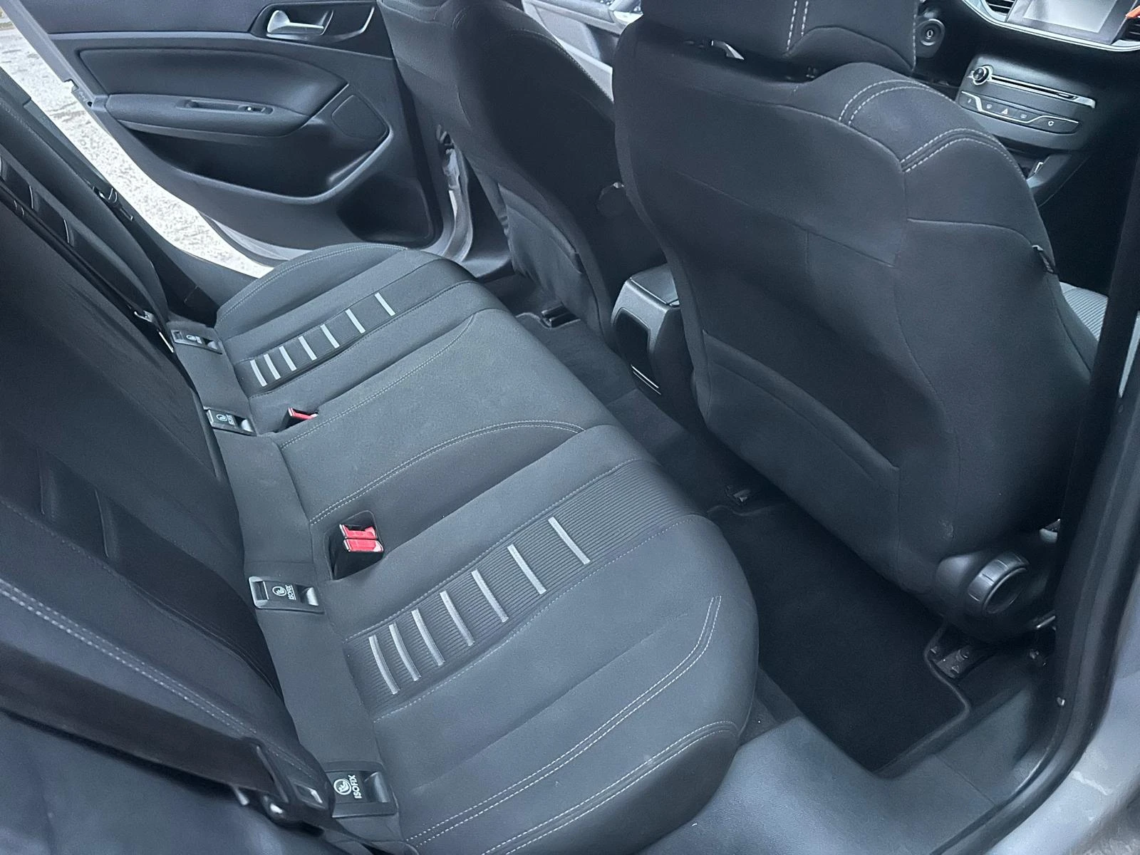 Peugeot 308 1.6 HDI 92, снимка 11 - Автомобили и джипове - 55839709
