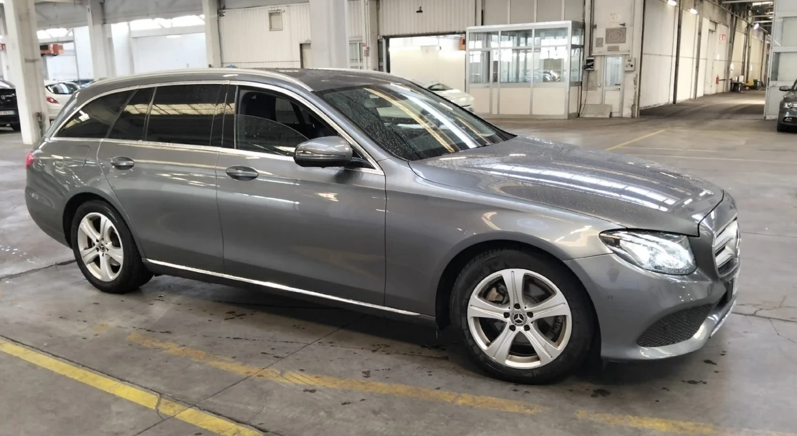 Mercedes-Benz E 220, снимка 6 - Автомобили и джипове - 55992054