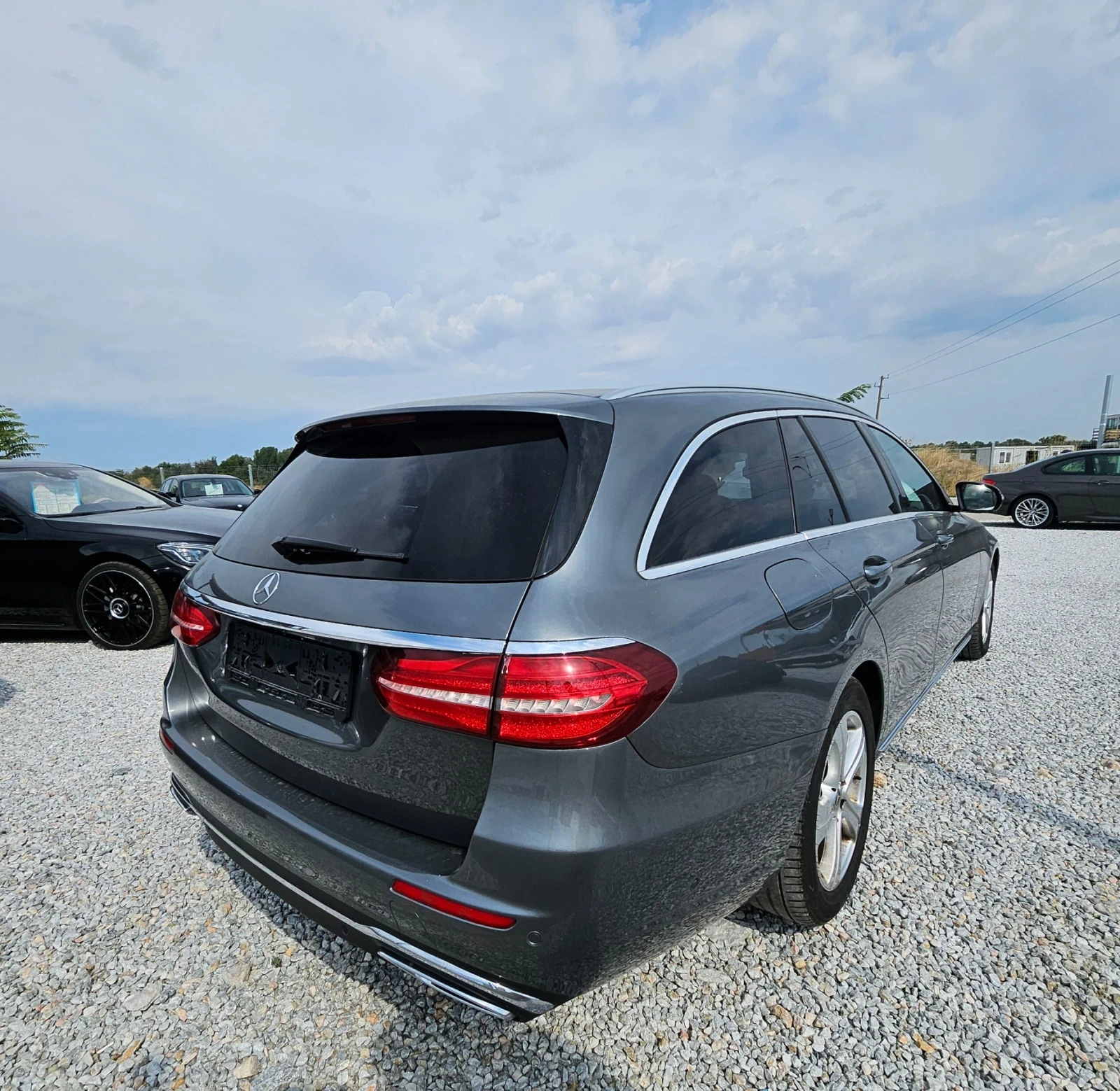 Mercedes-Benz E 220 Камера 360, снимка 6 - Автомобили и джипове - 55992054
