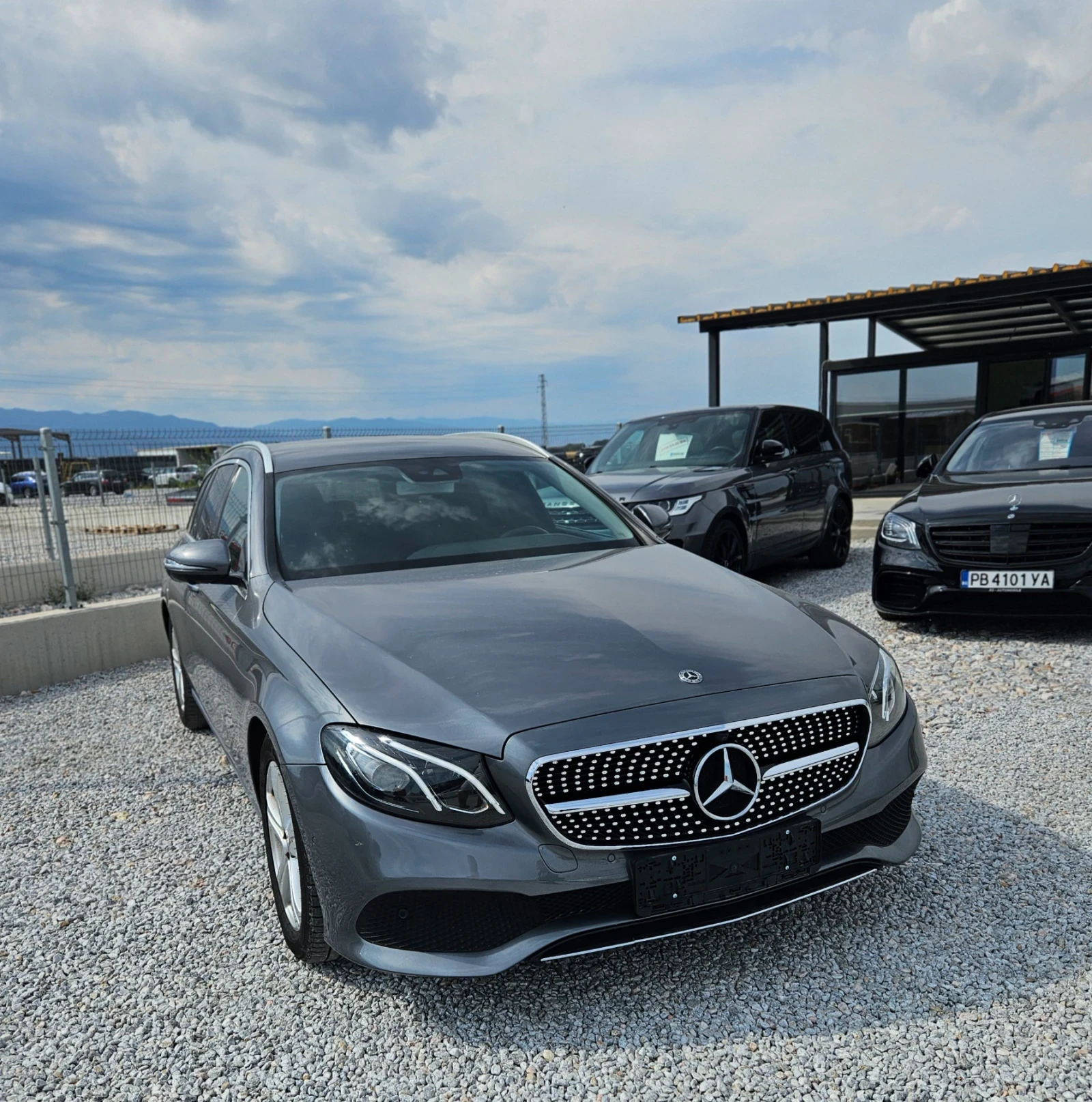Mercedes-Benz E 220 Камера 360, снимка 3 - Автомобили и джипове - 55992054