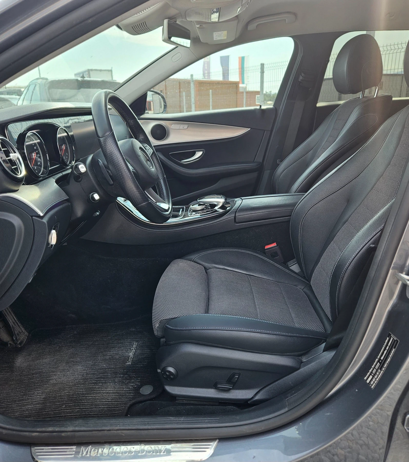 Mercedes-Benz E 220 Камера 360, снимка 9 - Автомобили и джипове - 55992054