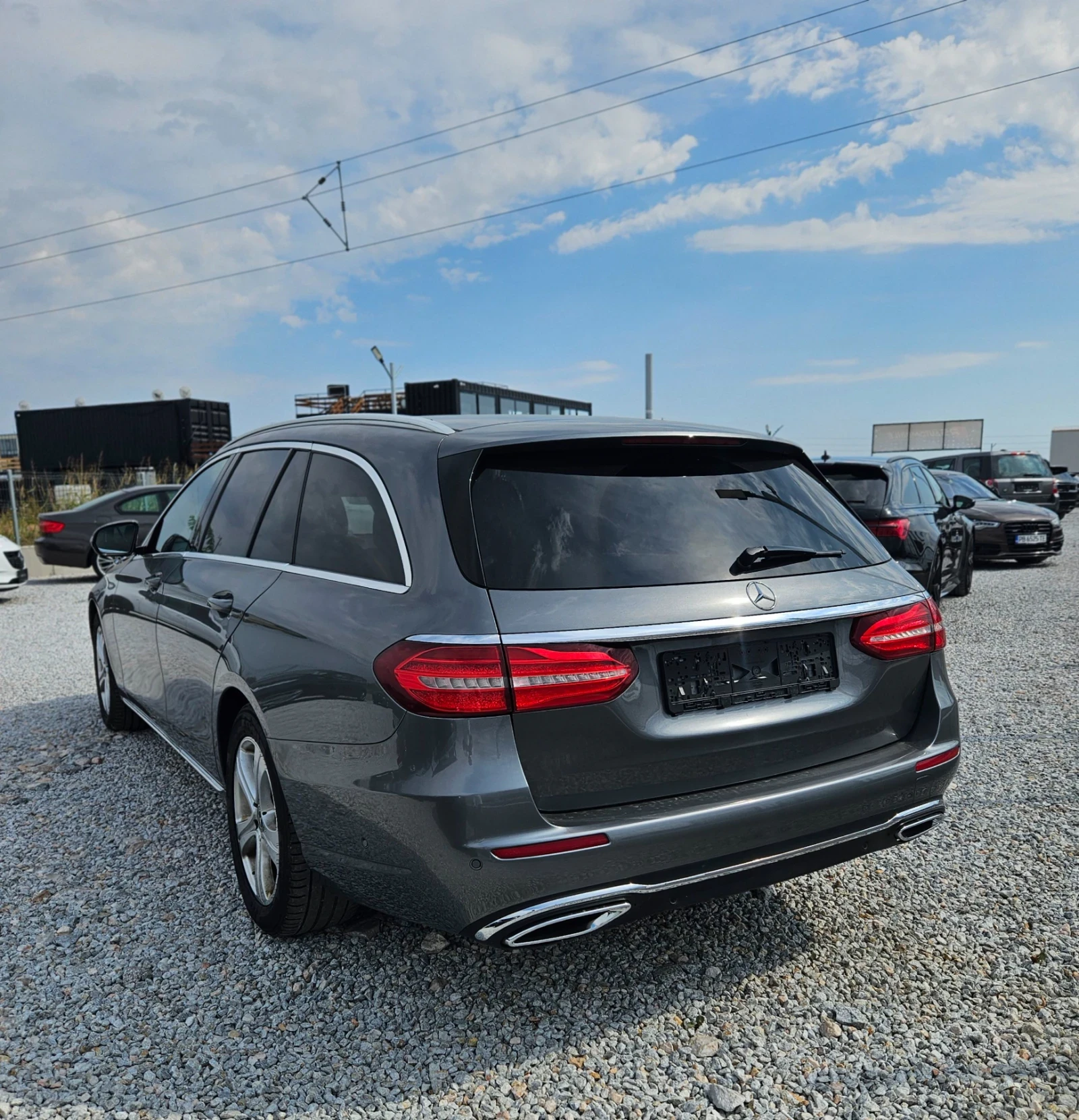 Mercedes-Benz E 220 Камера 360, снимка 4 - Автомобили и джипове - 55992054
