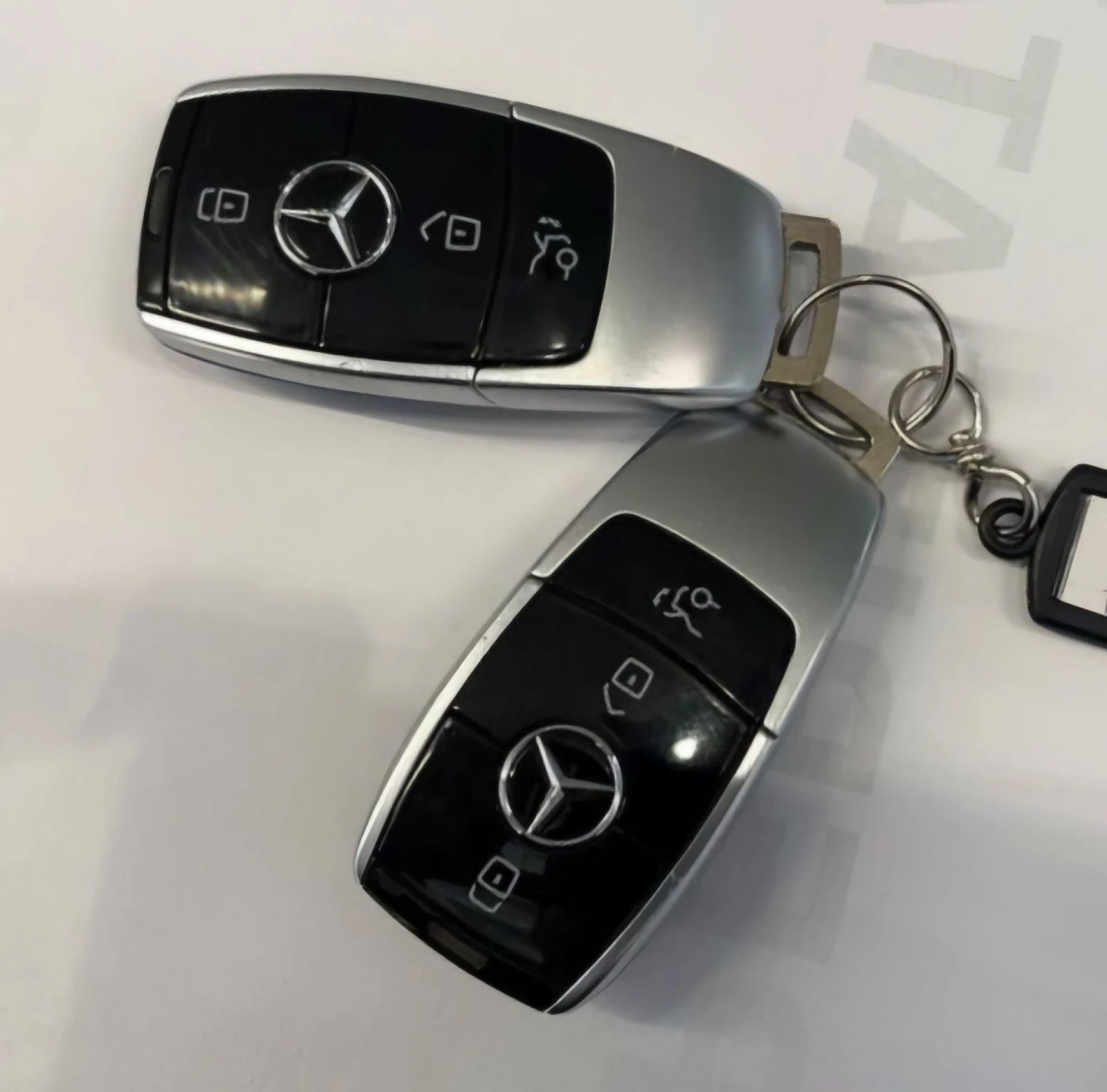 Mercedes-Benz E 220, снимка 11 - Автомобили и джипове - 55992054