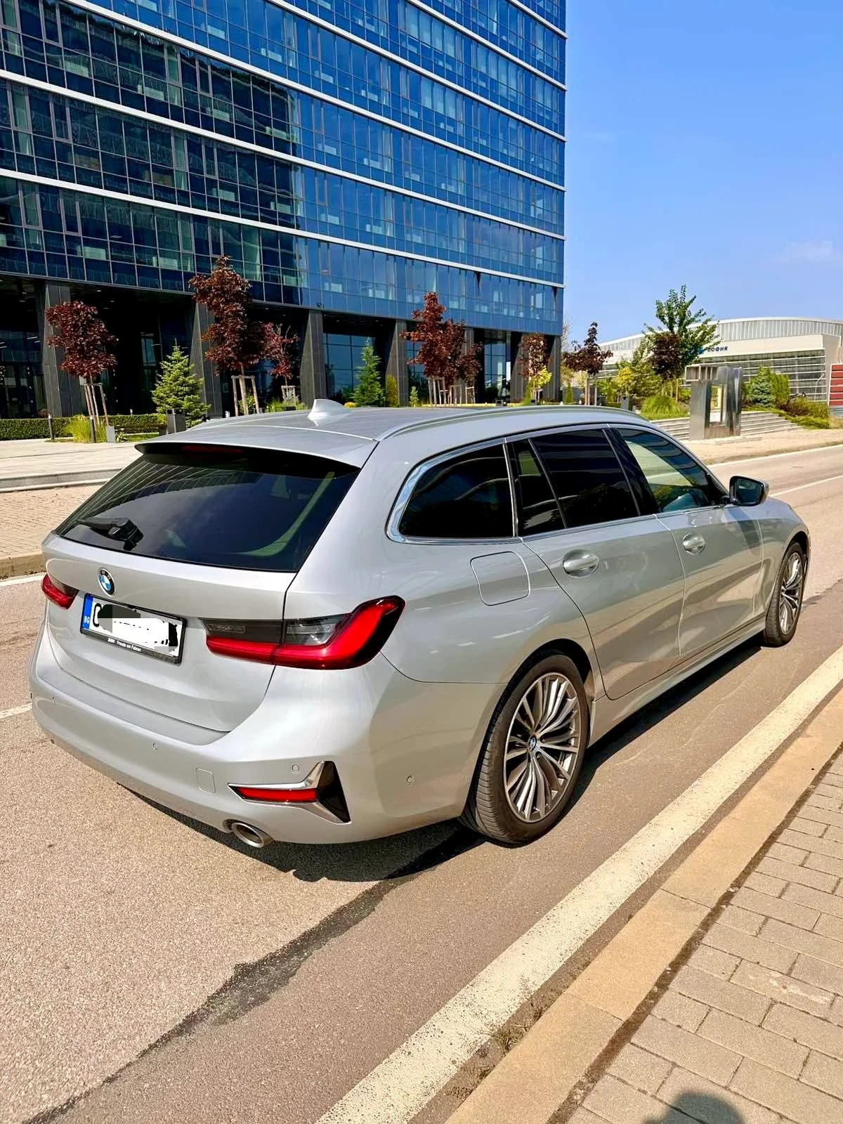 BMW 320 xDrive 4x4, снимка 4 - Автомобили и джипове - 56162878